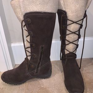 Brilliant Brown Suede Snow Boots